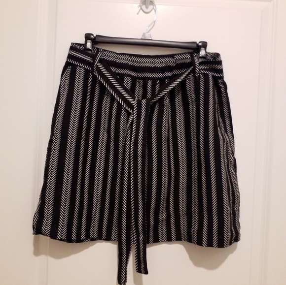 Loft Skirt - Picture 1 of 3